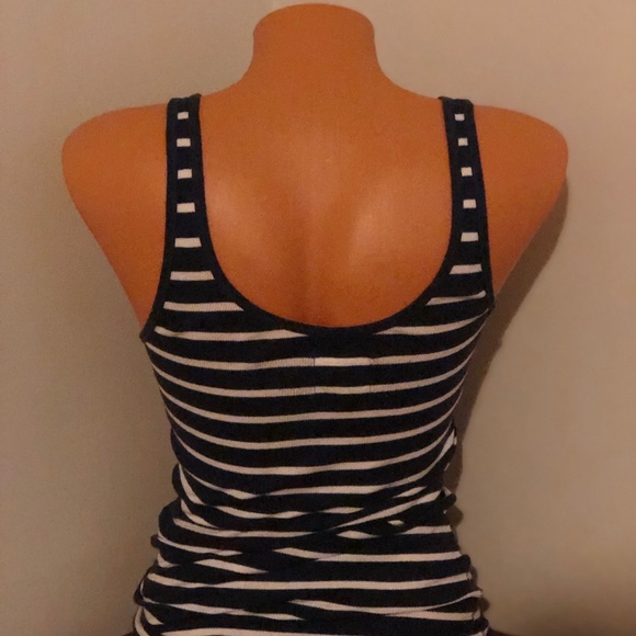 Tank tops - Picture 2 of 6